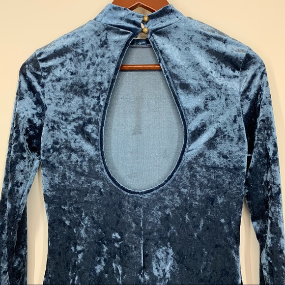 Urbanology Blue Crushed Velvet Long Sleeve Mini Dress Keyhole Back Size Small - Picture 6 of 13